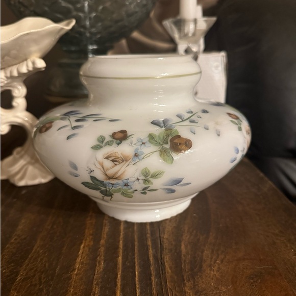 VINTAGE MILK GLASS HURRICANE LAMP SHADE 1960’s - Picture 3 of 11